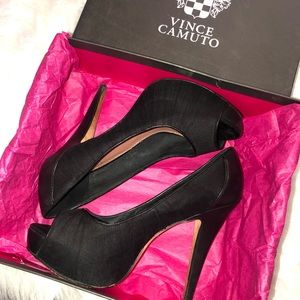 VINCE CAMUTO HEELS